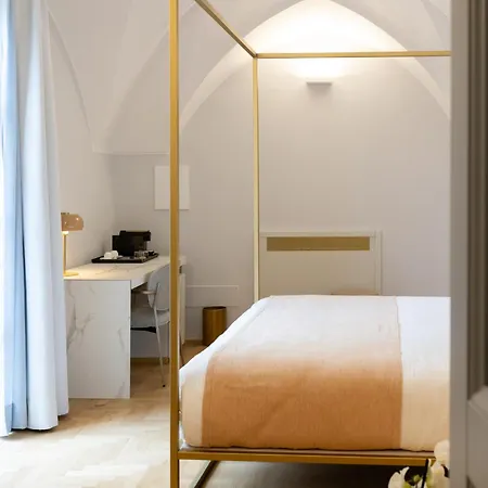 Palazzo Zimara Boutique Hotell *